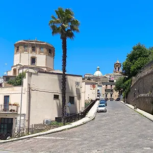 Gi-rosa Caltagirone